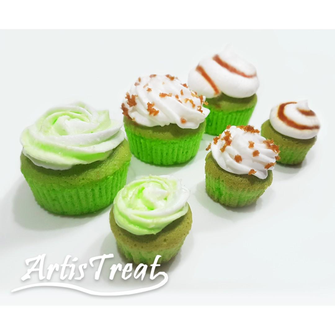 Ondeh Ondeh Cupcake With Or Without Filling Food Drinks Homemade Bakes On Carousell