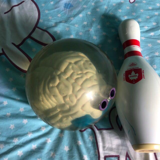 Storm Brain Bowling ball 14 lbs, Sports Equipment, Sports & Games