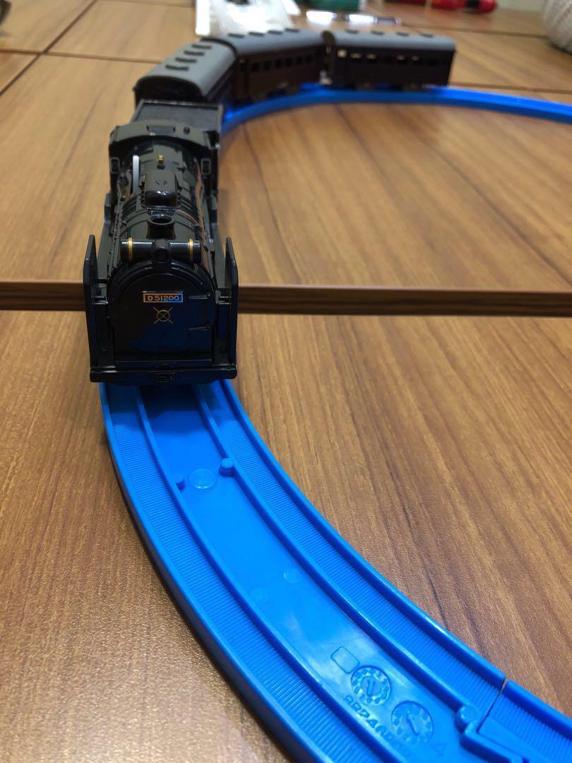 tomy train tracks