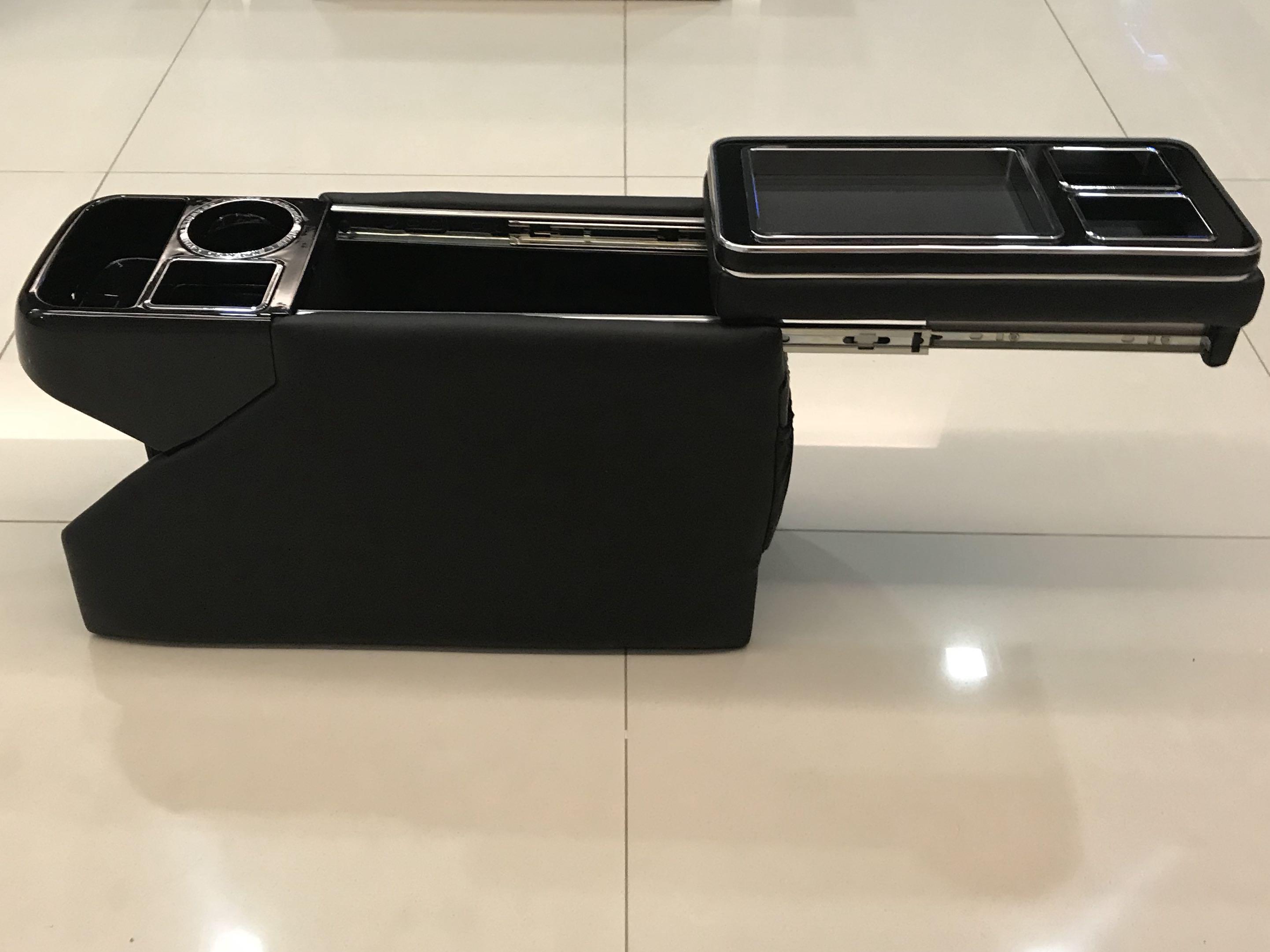 Toyota Esquire/Voxy/Noah Hybrid Console (ZWR80G), Car Accessories ...