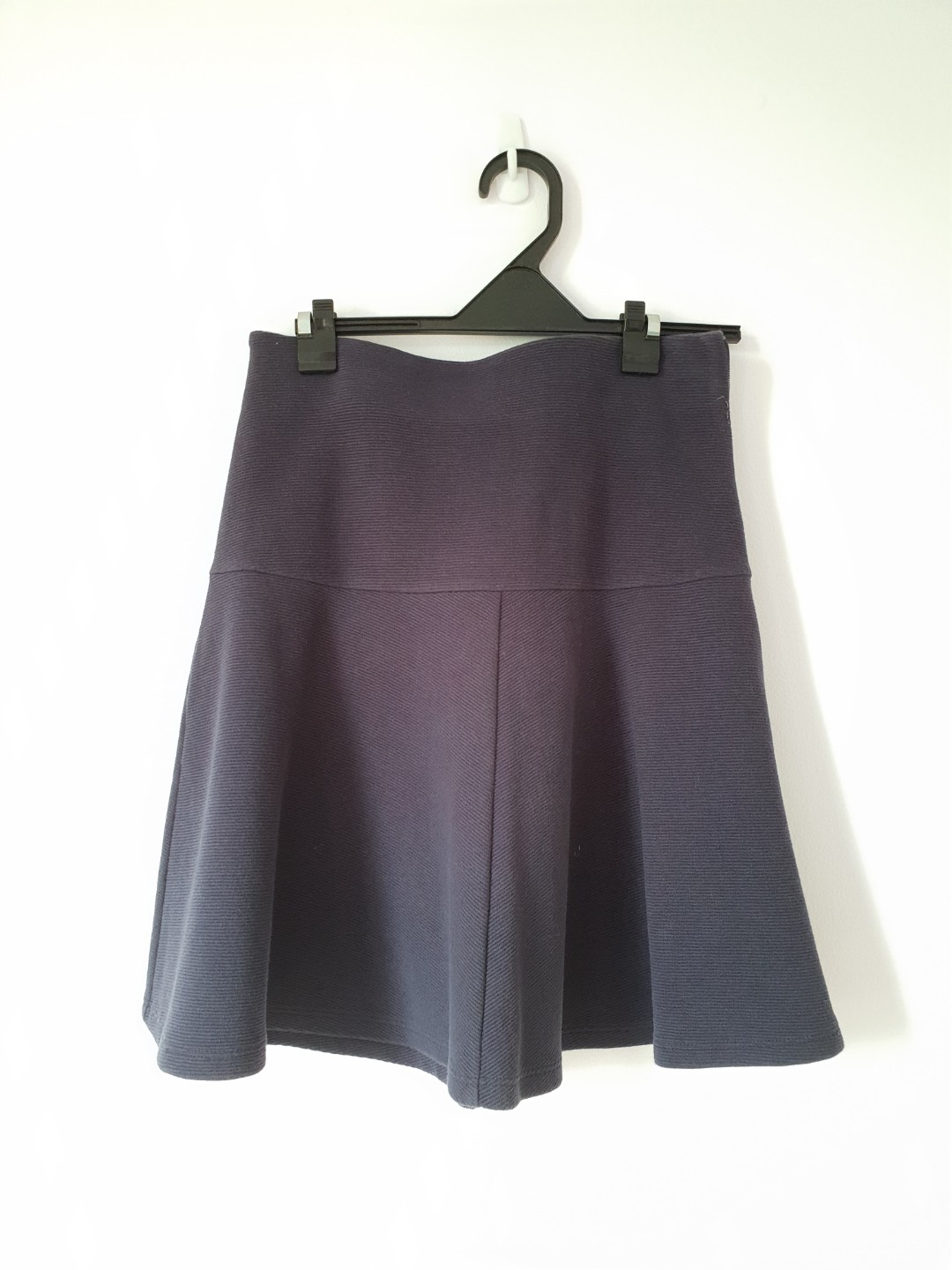 Uniqlo skirt, Women's Fashion, Bottoms, Skirts on Carousell