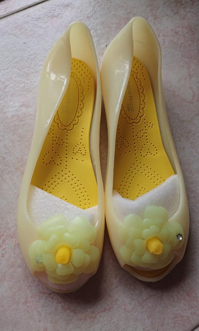 womens yellow flats shoes