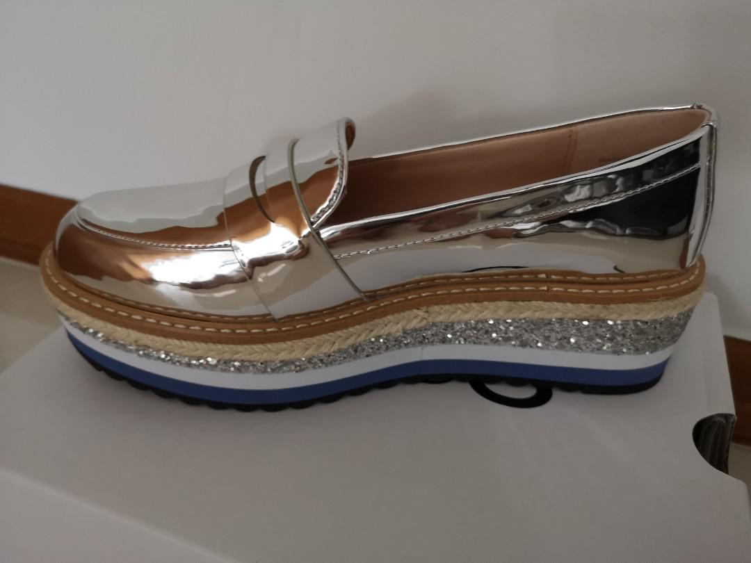 Brand ALDO IBARESEN silver flatfoam Loafer, Women's Footwear, Sneakers Carousell