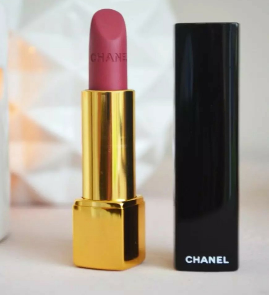 Luxury on the Lips: Chanel Rouge Allure Velvet in 37 L'Exuberante