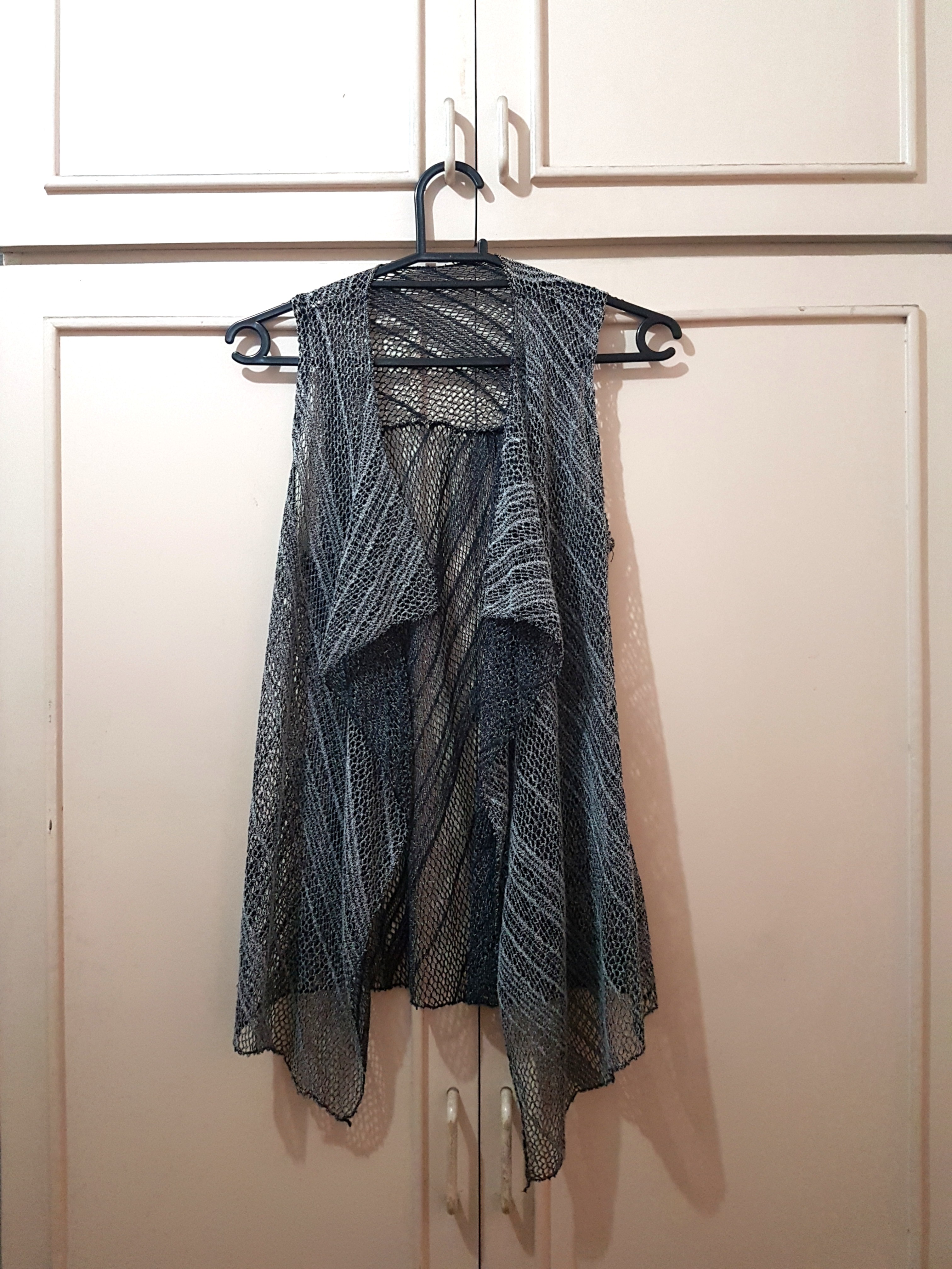 China crochet vest Women s Fashion Tops Others Tops on Carousell