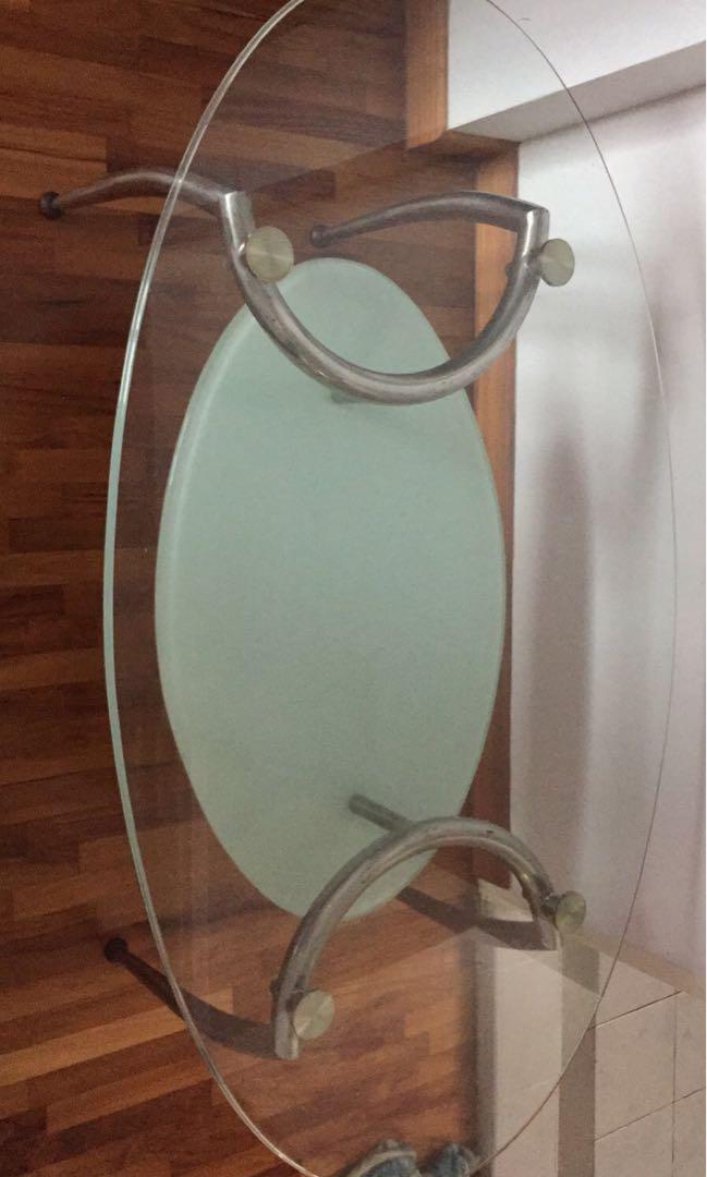 Coffee Table (Category: Tables & Sets) located in Singapore. Submitted by aarnarit (Listing ID 179734355, Image 2). Description: Collect from sengkang.