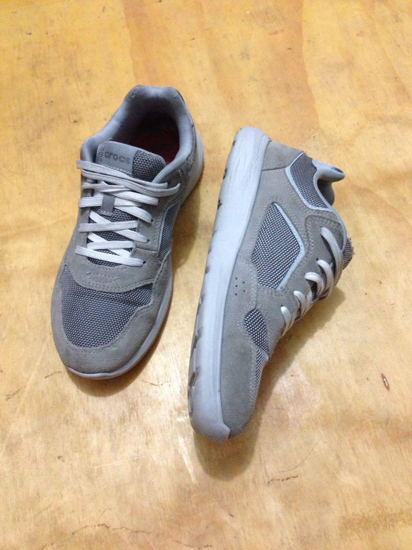 Crocs Kinsale Pacer Man s Sneaker Shoes Fesyen Pria Sepatu Sneakers di Carousell