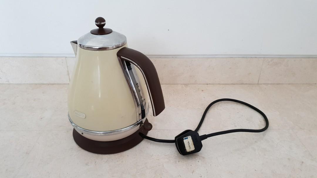 DeLonghi Kettle in perfect working condition, TV & Home Appliances
