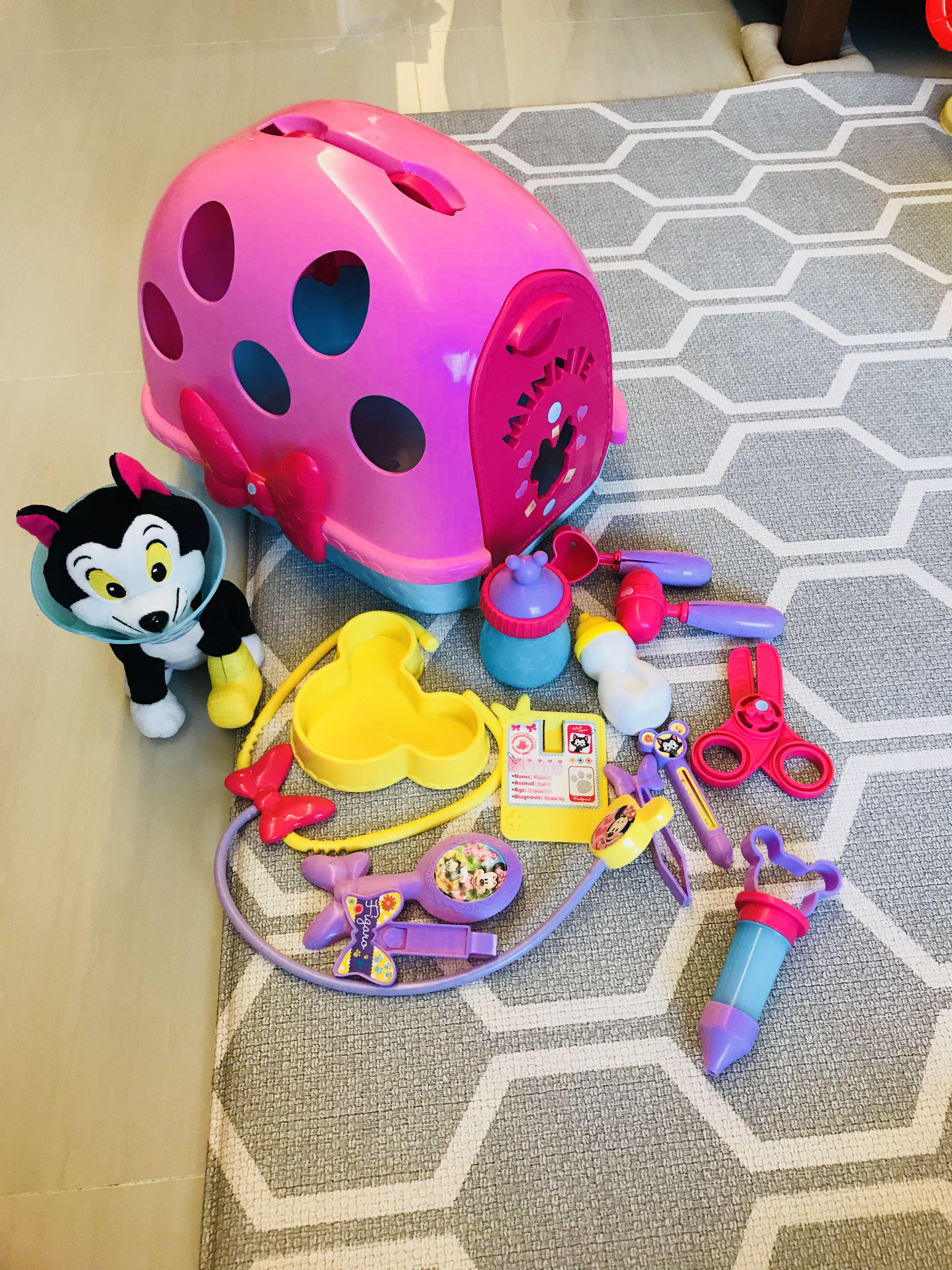 minnie mouse vet set