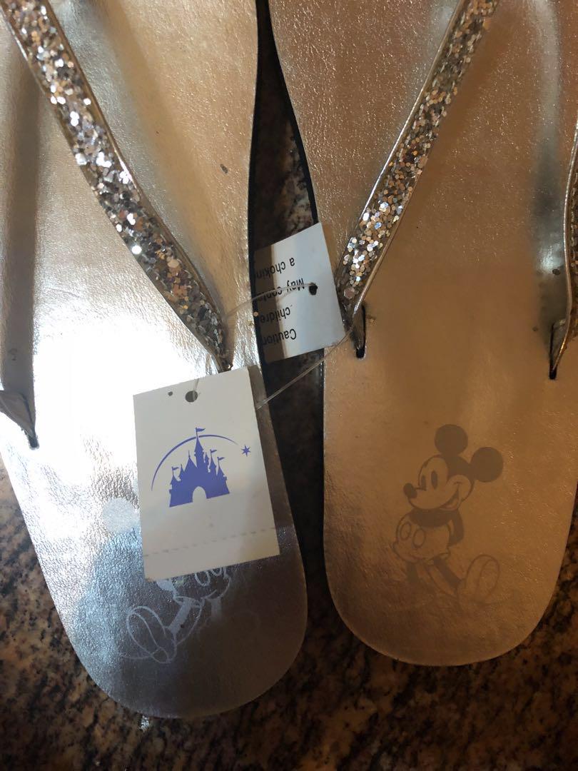 Disneyland flip flops, 女裝, 鞋, 拖鞋 Carousell