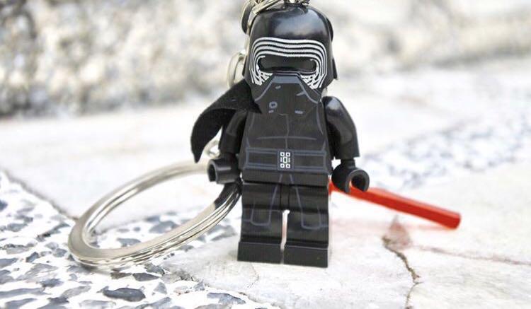 Kylo ren best sale lego keychain
