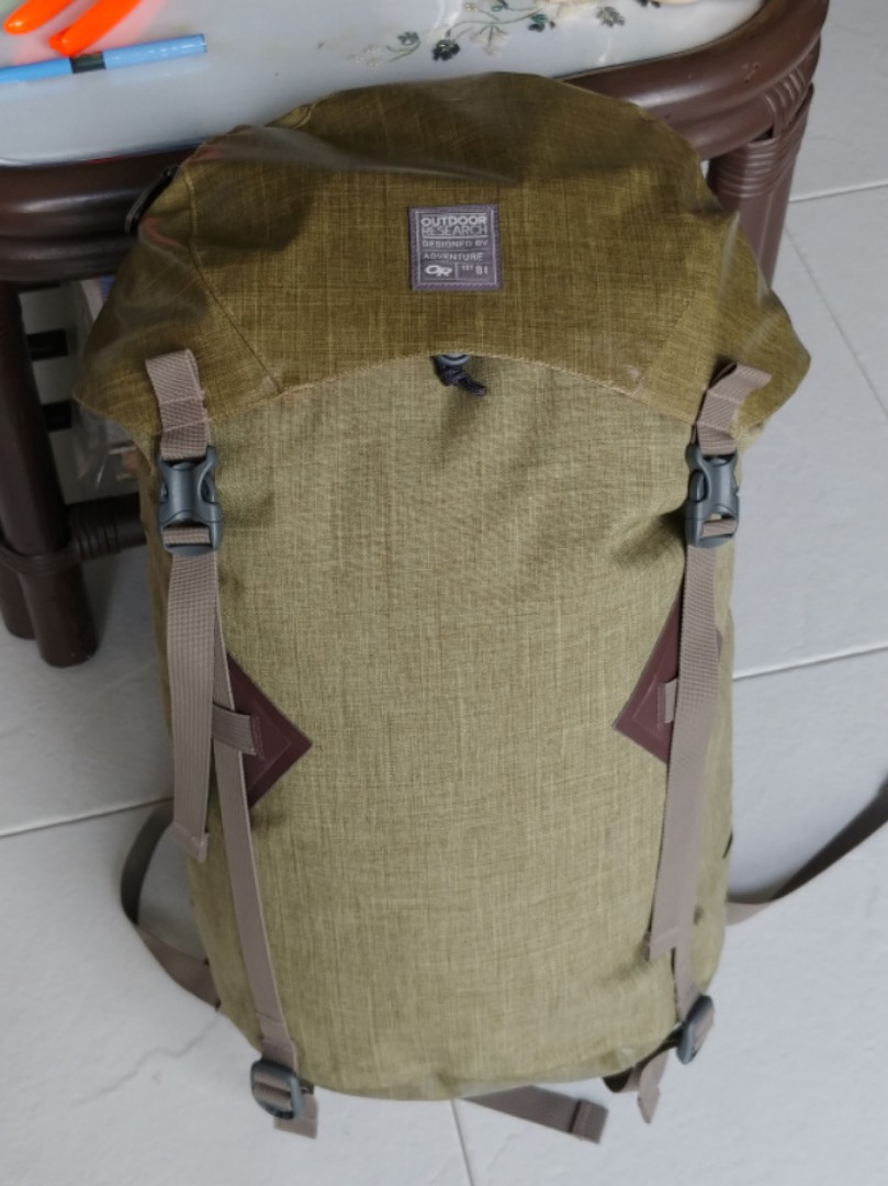 outdoor research rangefinder backpack