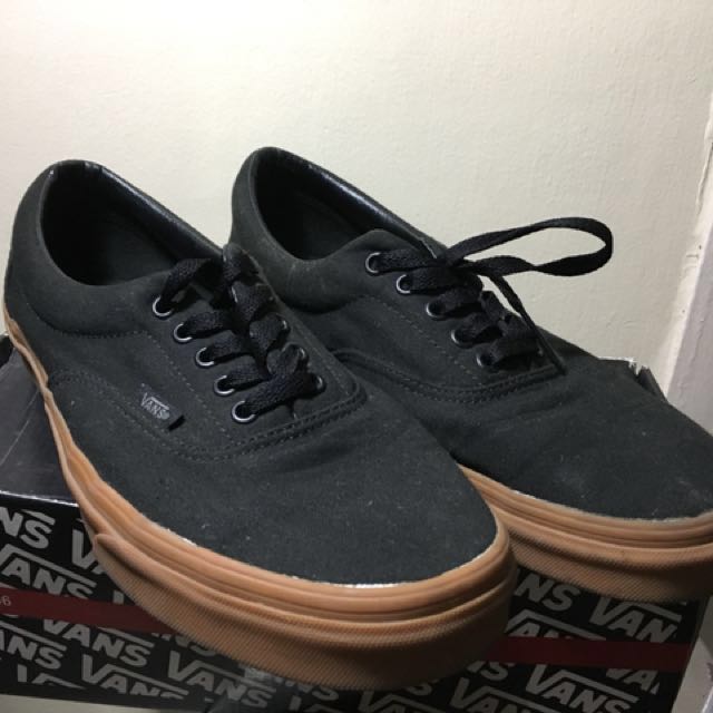 vans era black gum