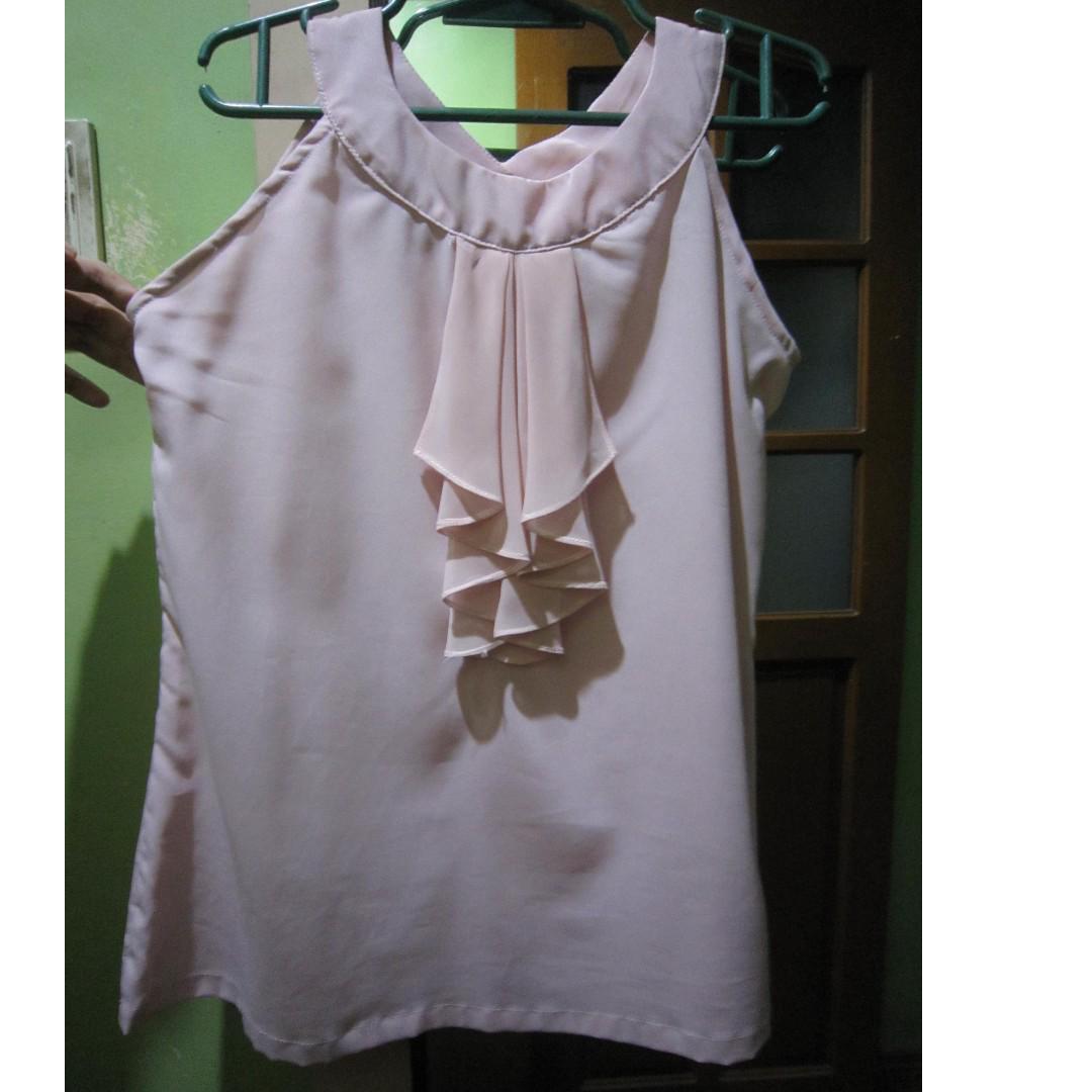 Taylor & Company Blush Pink Top (Category: Others Tops) located in Quezon City. Submitted by shopaville (Listing ID 179621647, Image 1). Description: As is. In good condition. Mode of Payment: BDO / Chinabank Corporation Price posted is fixed. No haggling. No meet up/ Shipping via fastrack/xend: P40-90 (MM), P150 (Prov) No return/ No exchange Will only be responding to message when the answer is not stated here. Thank you and God bless!:) .