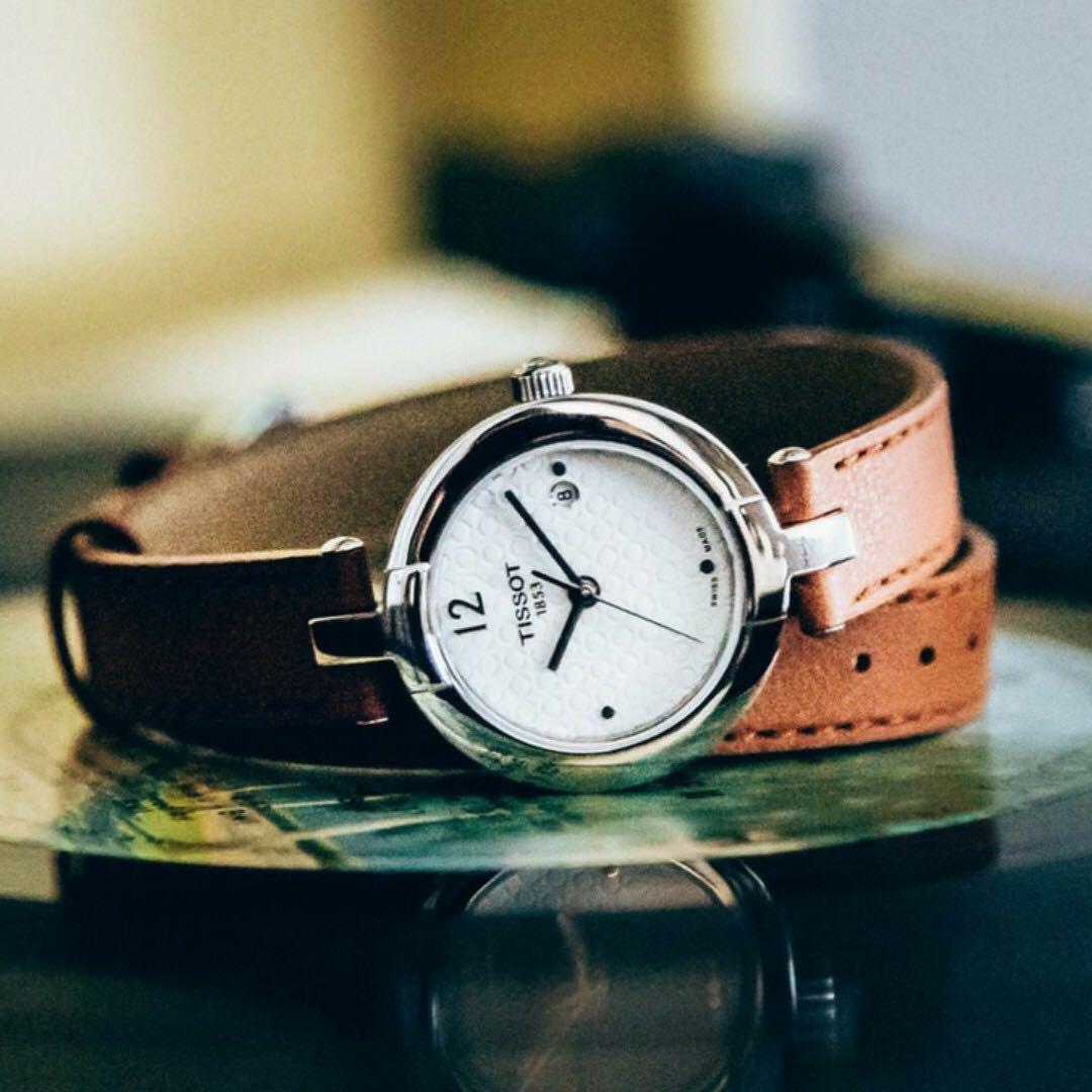 Tissot top pinky strap
