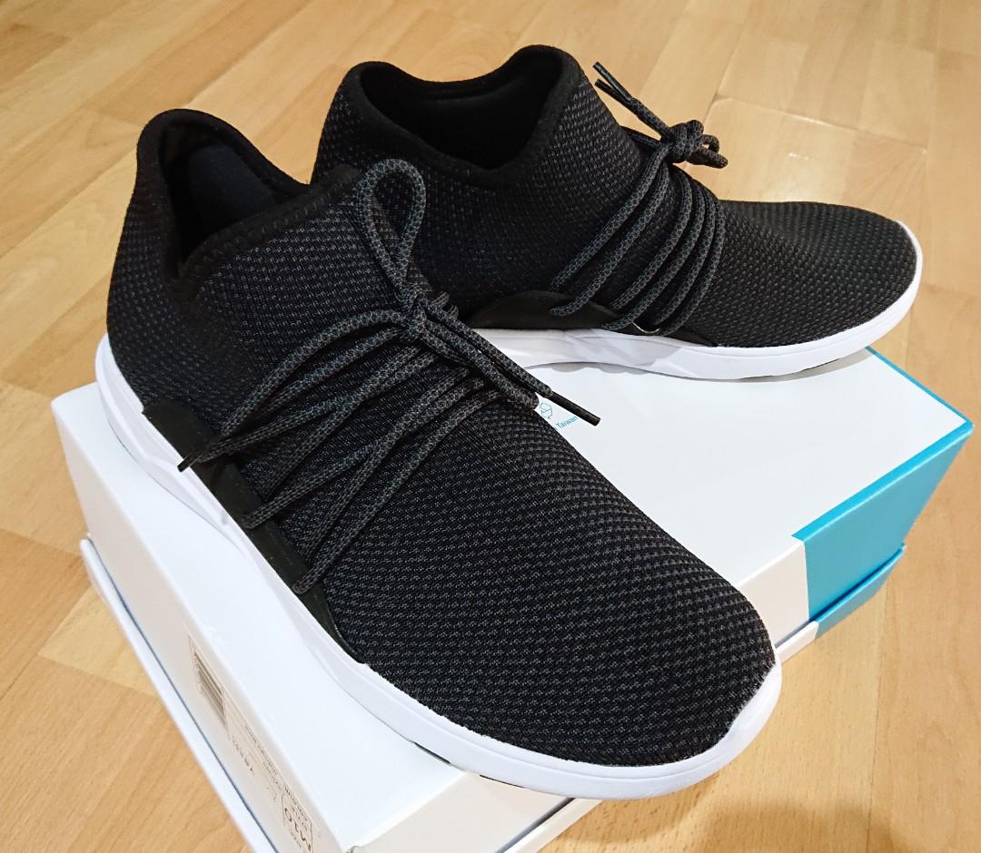 Vessi waterproof shoes Midnight black + extra insoles, Men's Fashion