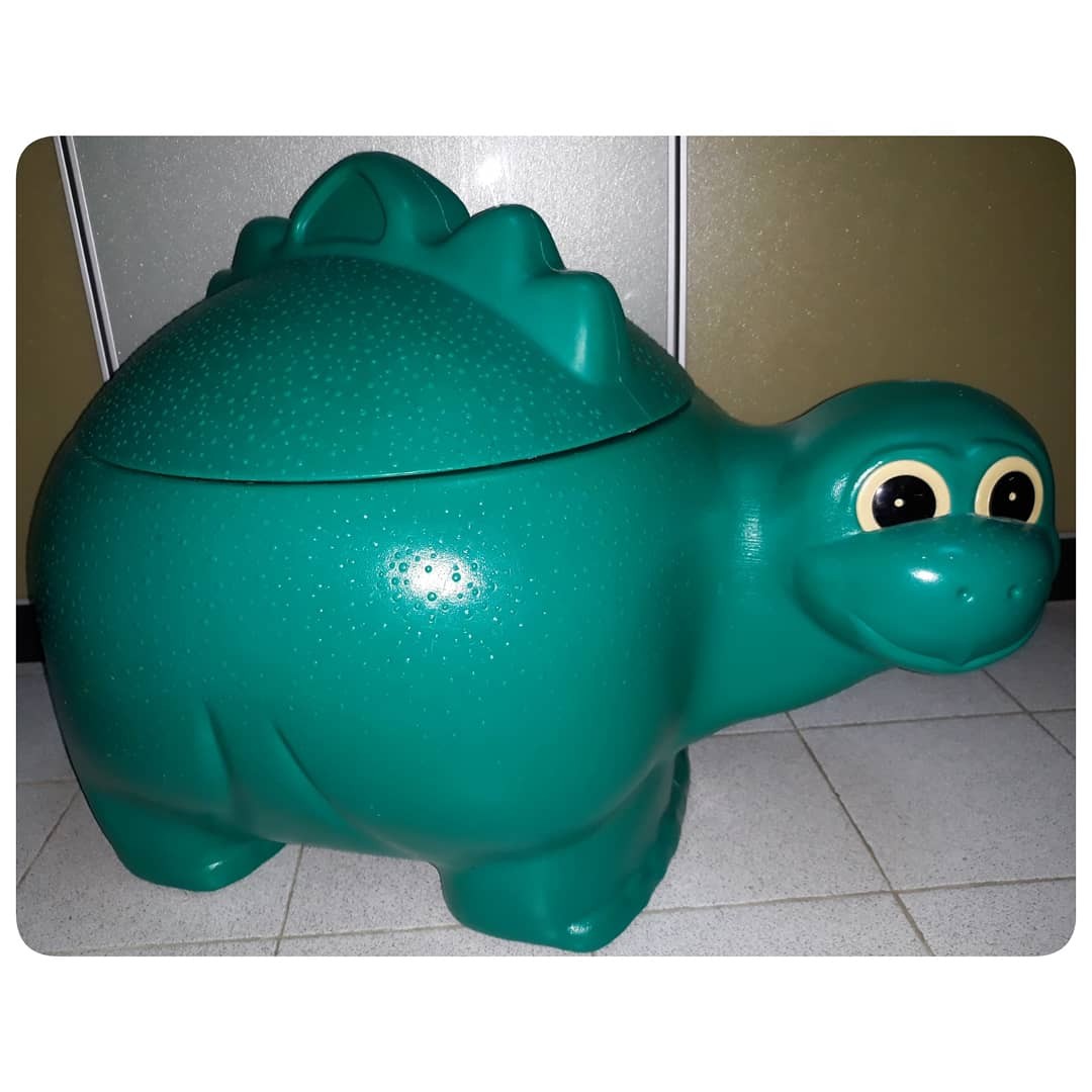 Dinosaur toy store box rubbermaid