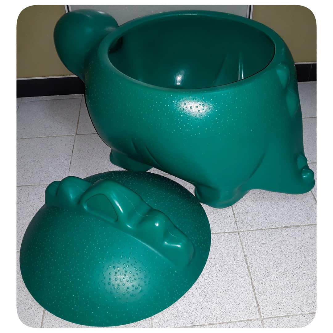 Rubbermaid toy shop storage