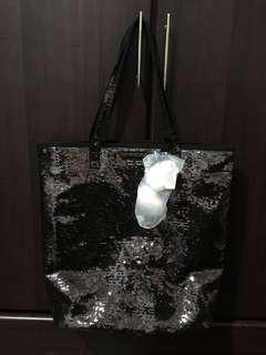 Victoria’s Secret tote bag (w/ tag)