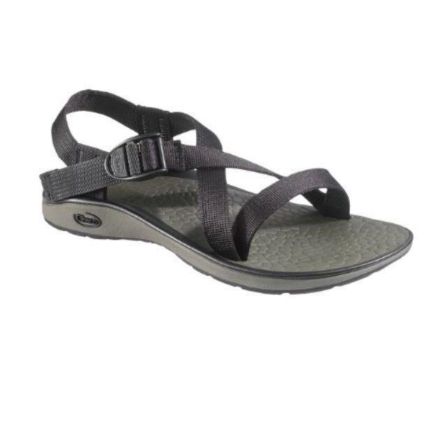 black and white womens chacos
