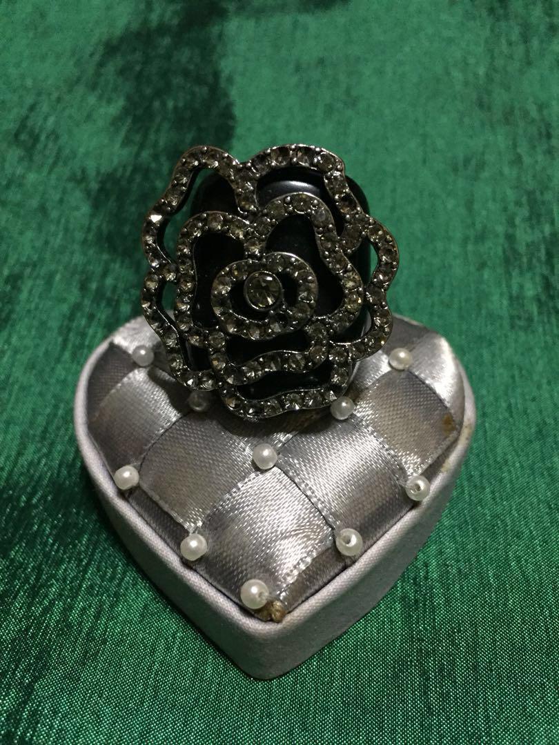 Bundle 2 Forever 21 Rings silver heart jewelry box not included