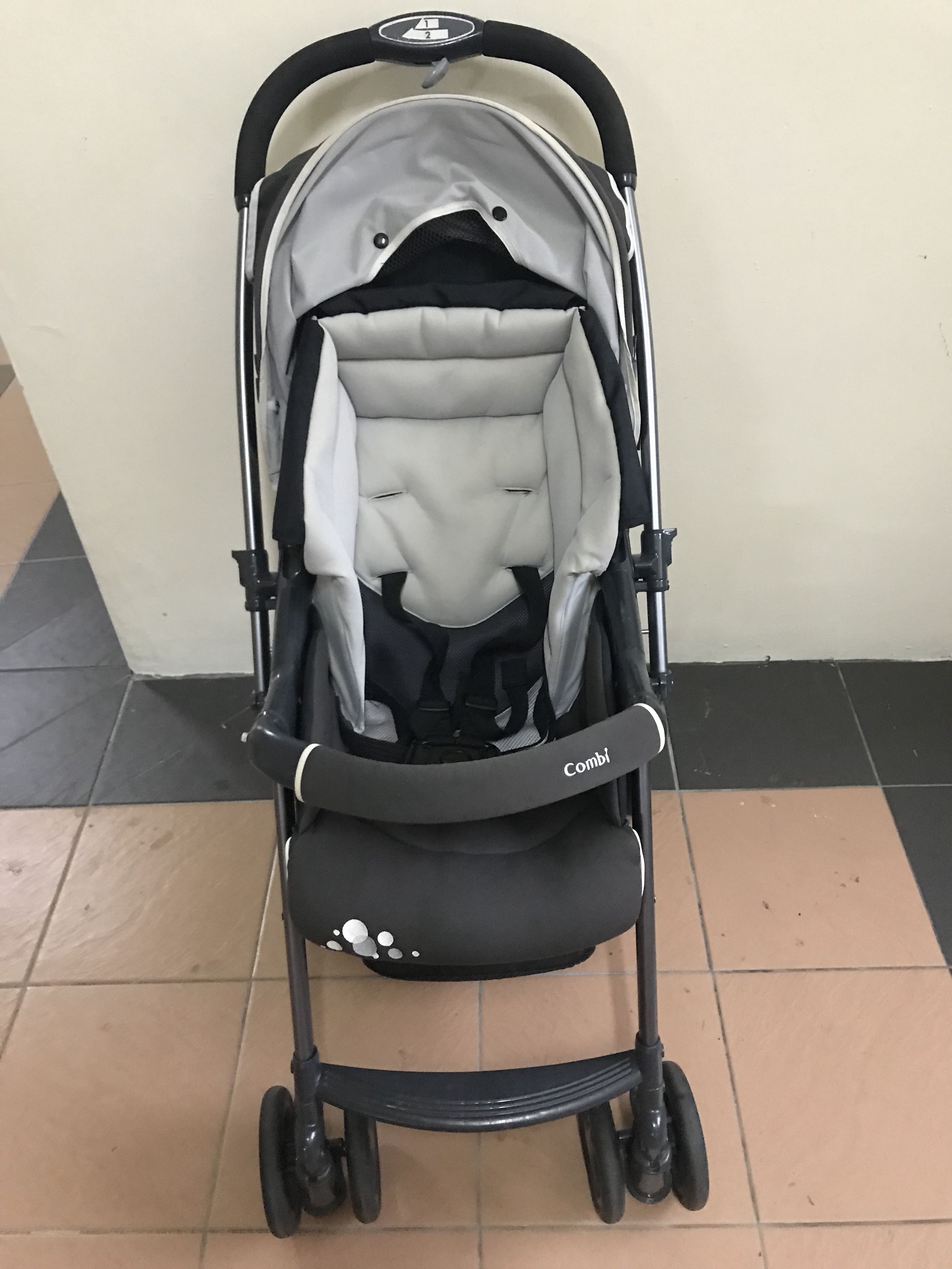 lightweight stroller with big basket
