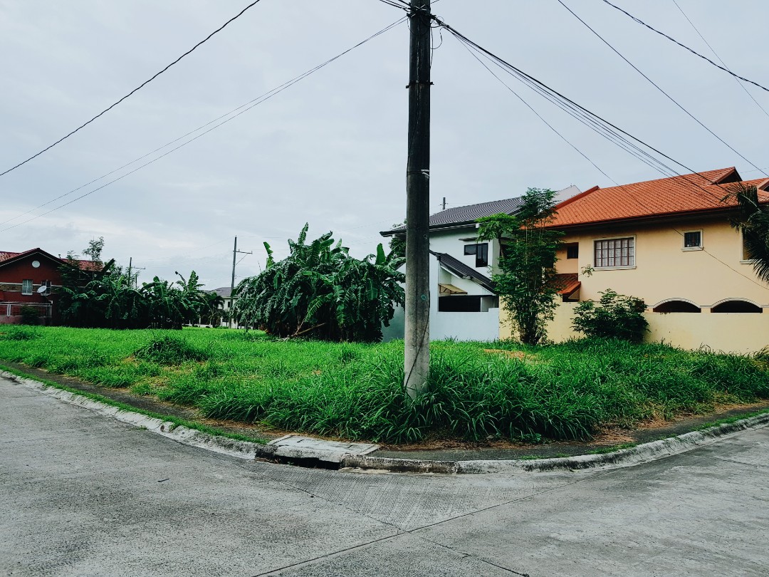 Corner Lot for Sale Villa Esmeralda, Property, For Sale on Carousell