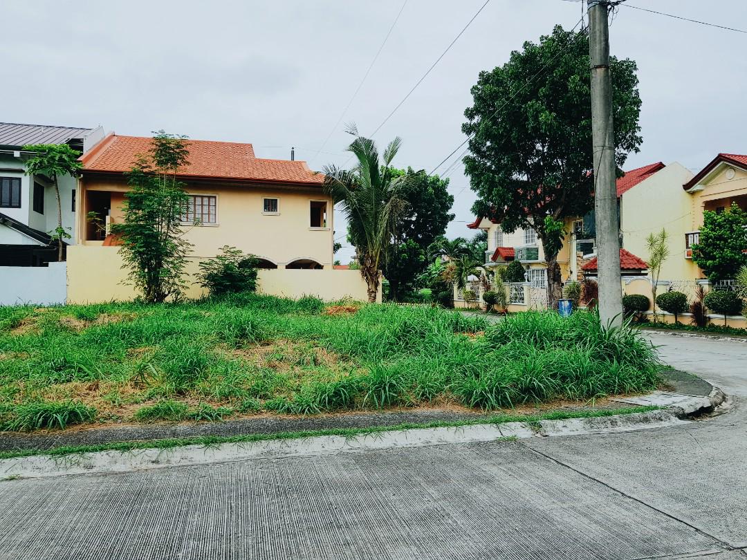 Corner Lot for Sale Villa Esmeralda, Property, For Sale on Carousell