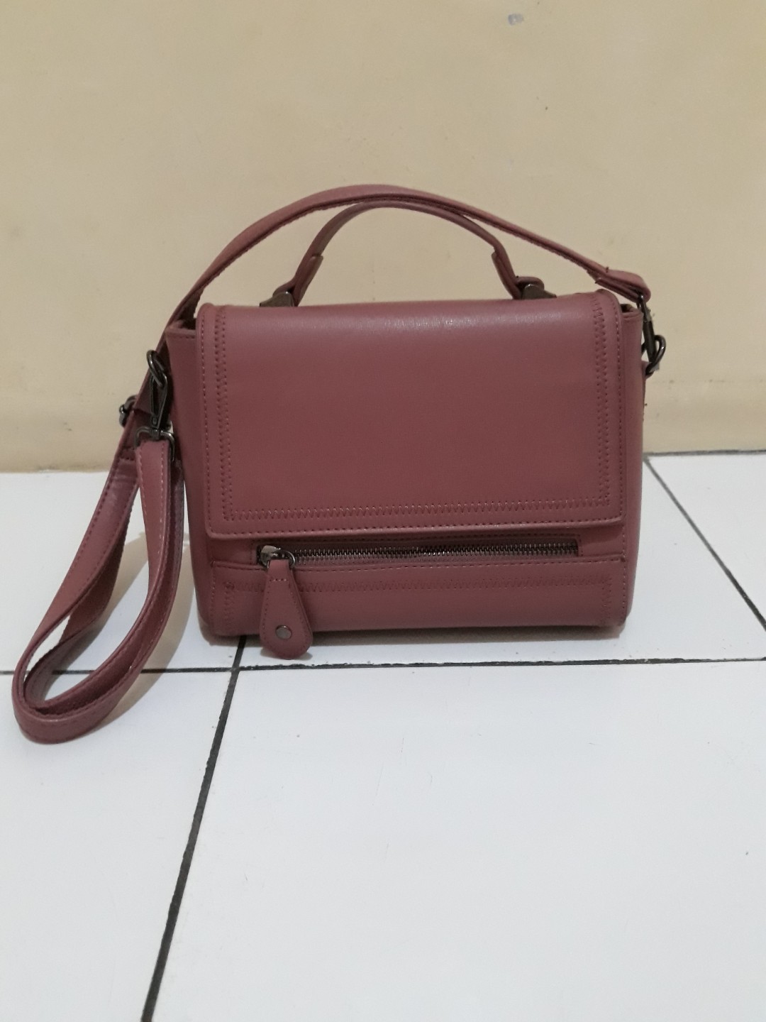 sling bag elizabeth