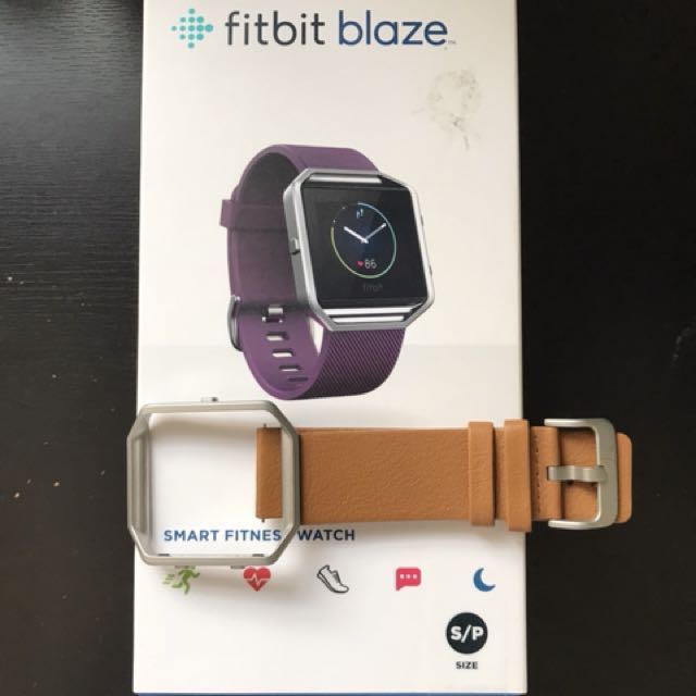 Fitbit Blaze Plum Foc Extra Strap Men S Fashion Watches On Carousell