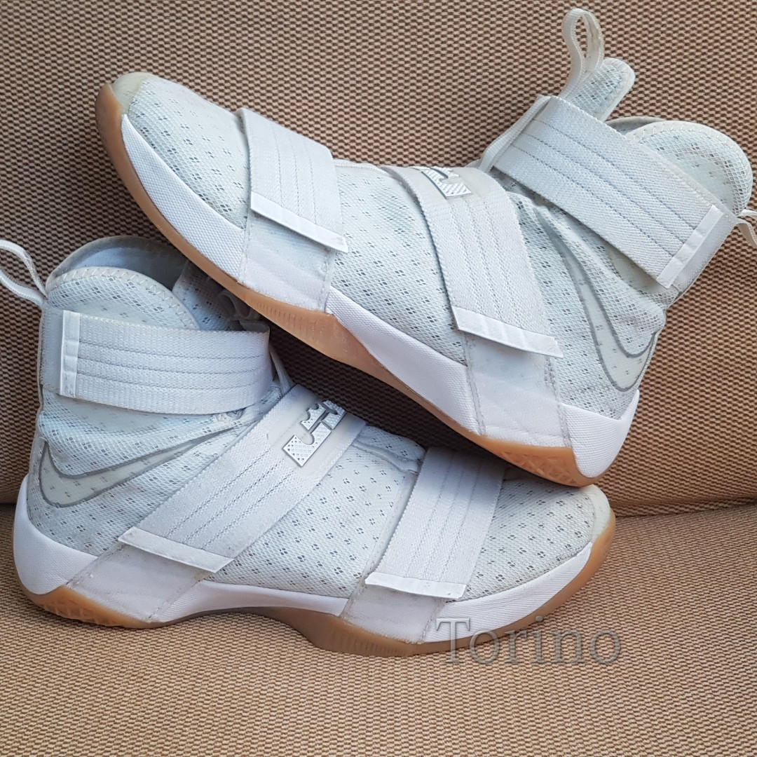 lebron soldier 10 white gum