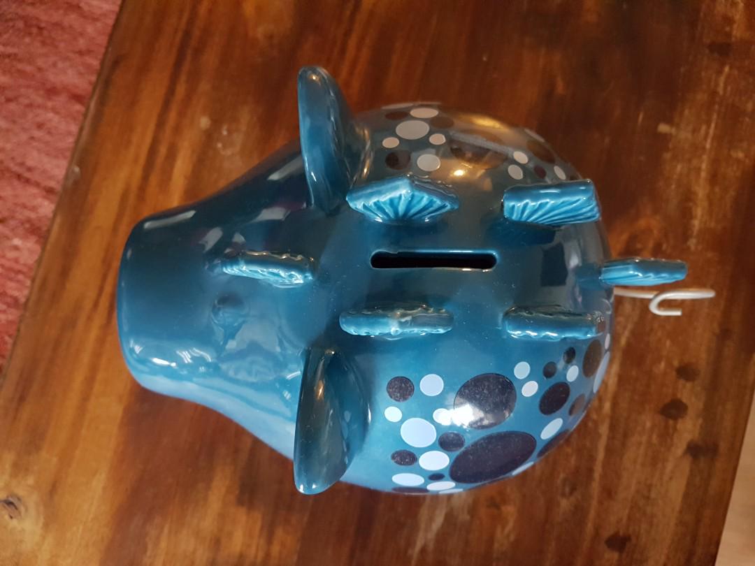 Salt & Pepper S&P Piggy Bank, Everything Else on Carousell