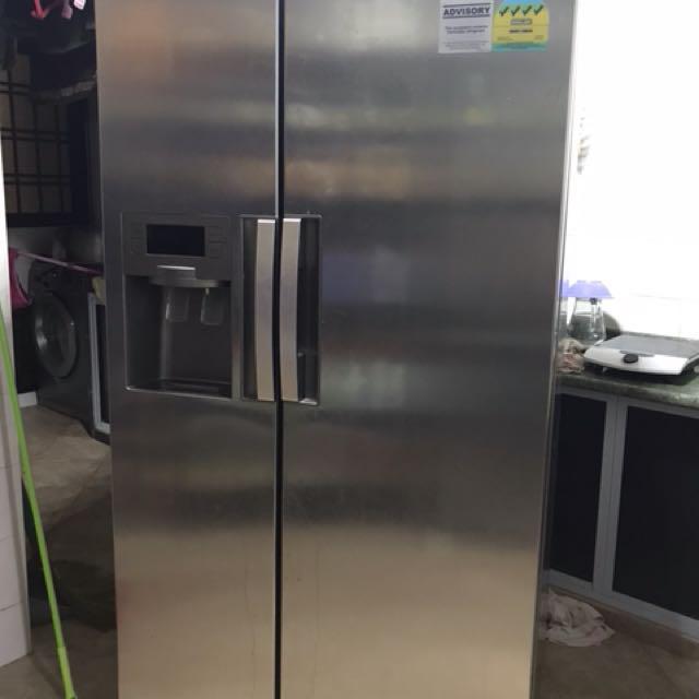 samsung 2 door fridge w auto ice maker