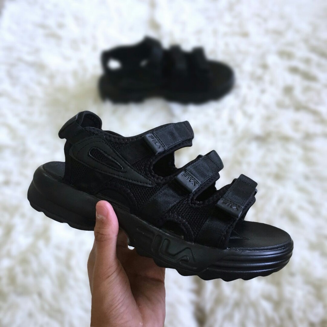 fila disruptor sandals black
