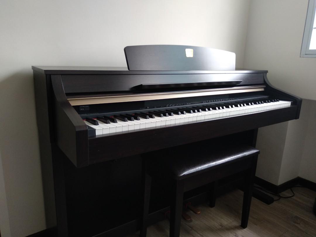 Yamaha Clavinova CLP 330, Hobbies & Toys, Music & Media, Musical 