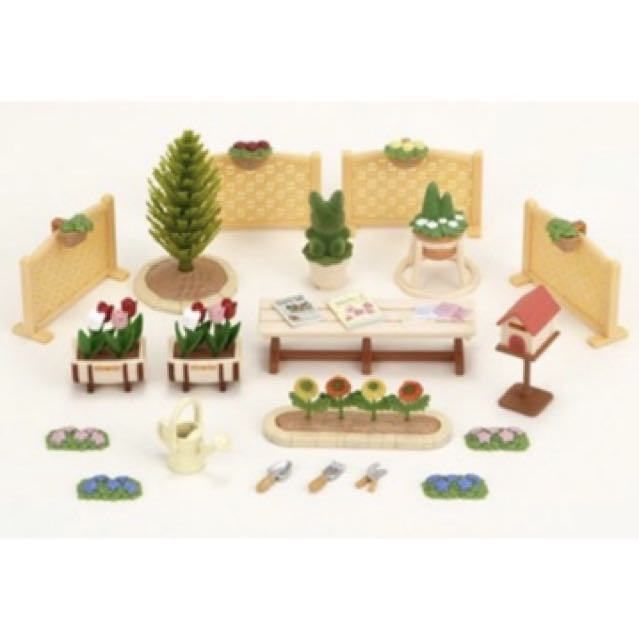 Calico critters garden best sale set
