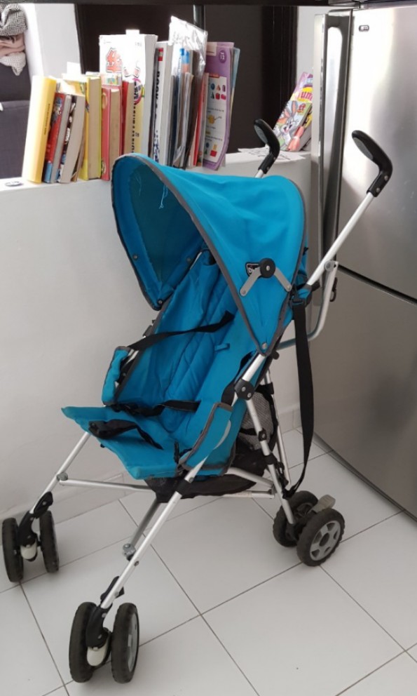 Chicco Lightweight Stroller light blue