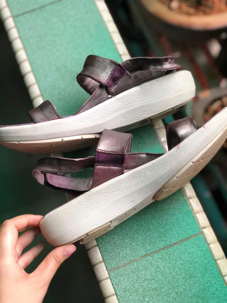 Clarks flip flops 2018 store