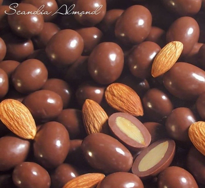 200+ Gambar Coklat Almond 200+ Gambar Coklat Almond