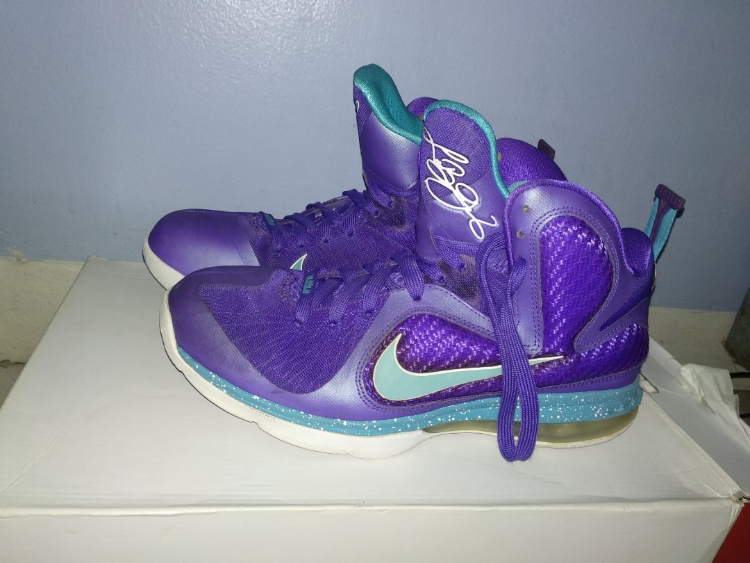 Preloved basketball sneakers (Nike 