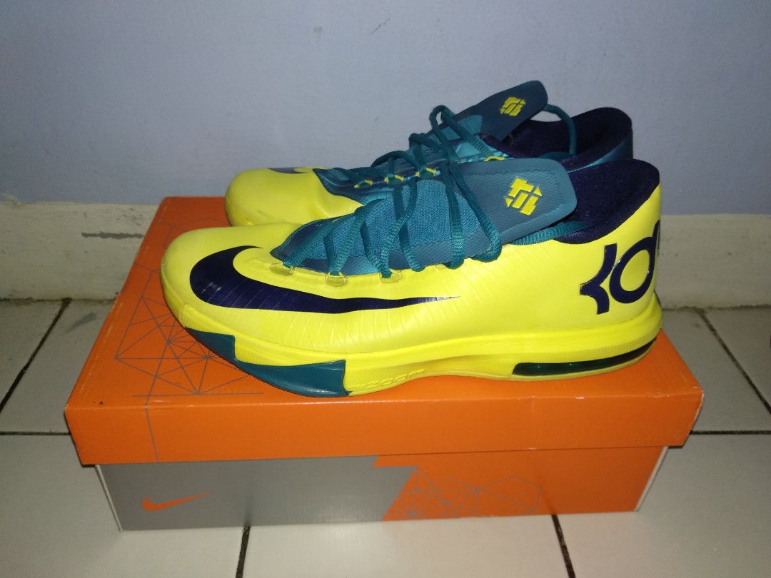 Preloved basketball sneakers (Nike 