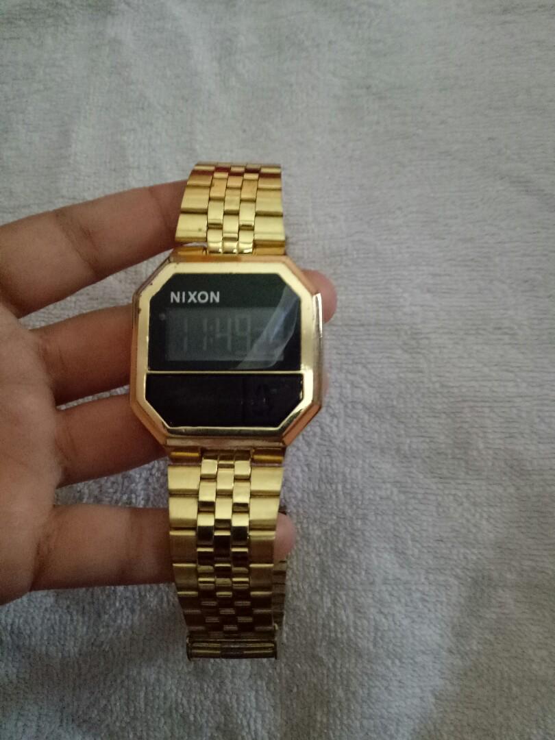 Harga jam shop nixon gold