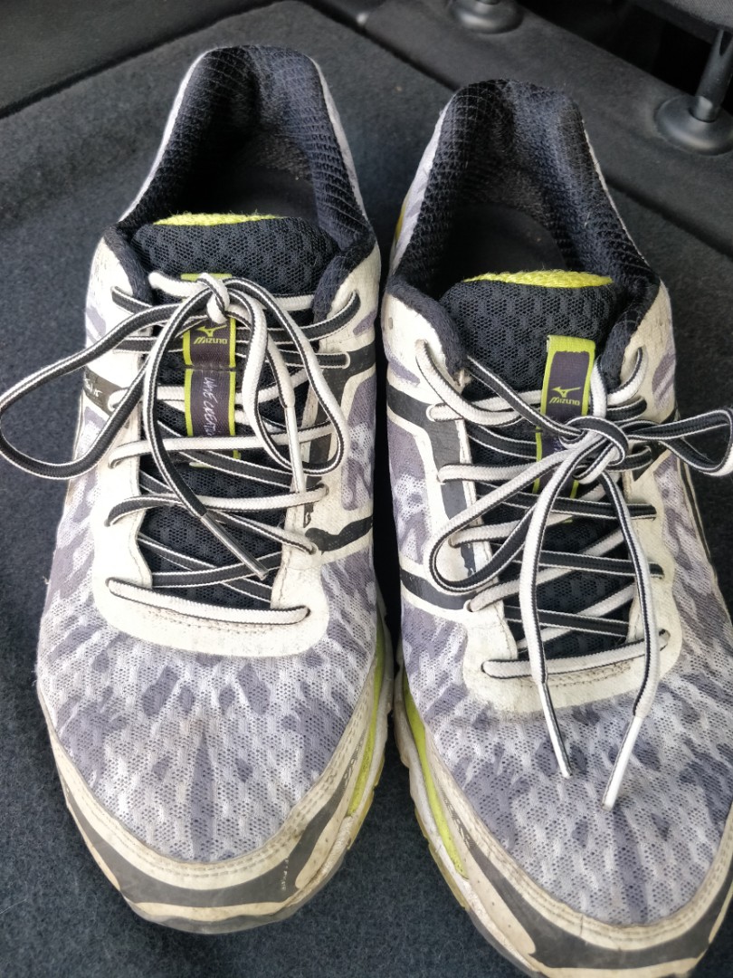 Mizuno Wave Creation 15 Jogging shoes size UK8.5 Men s Fashion
