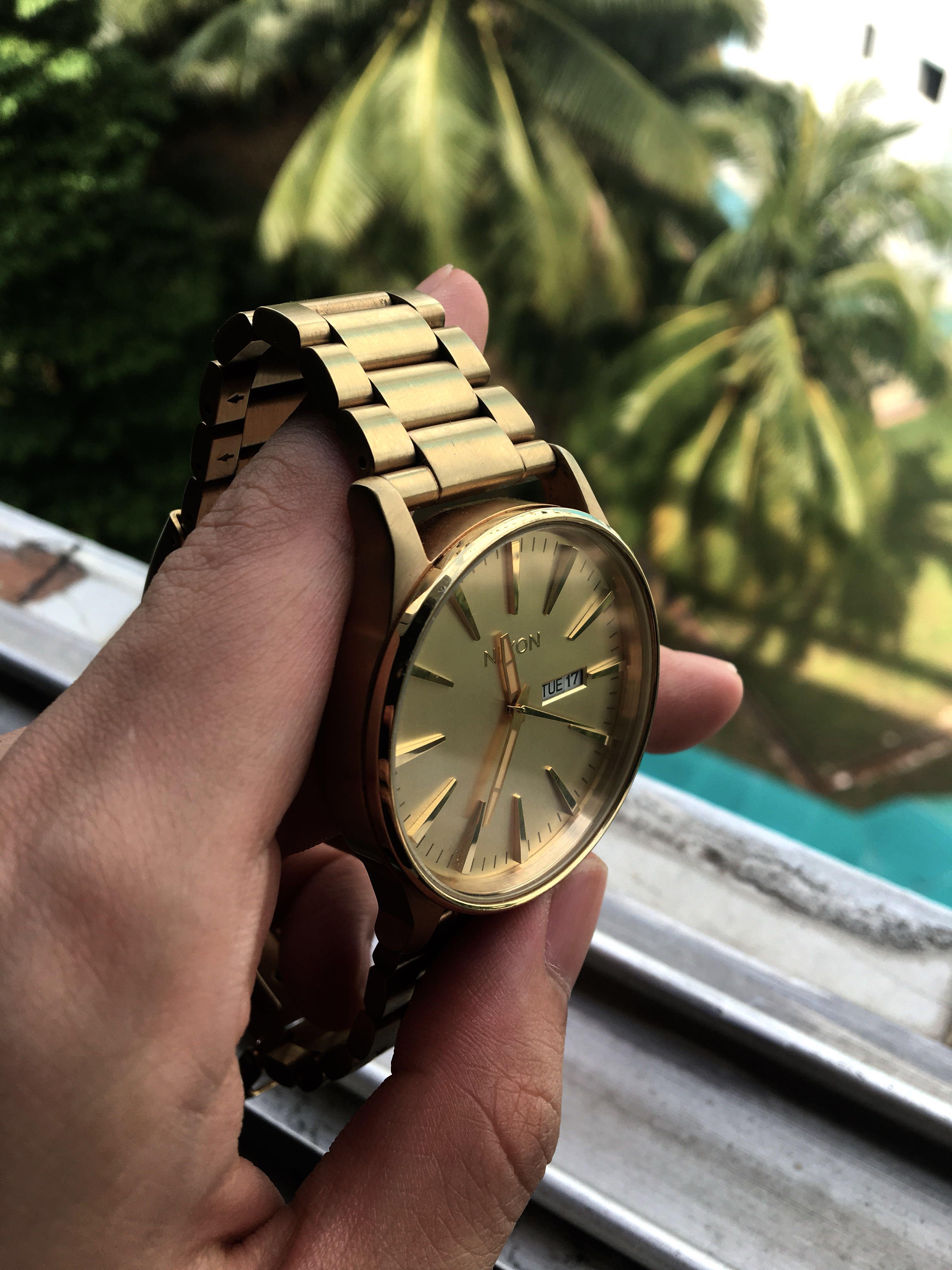 Nixon sentry ss gold online