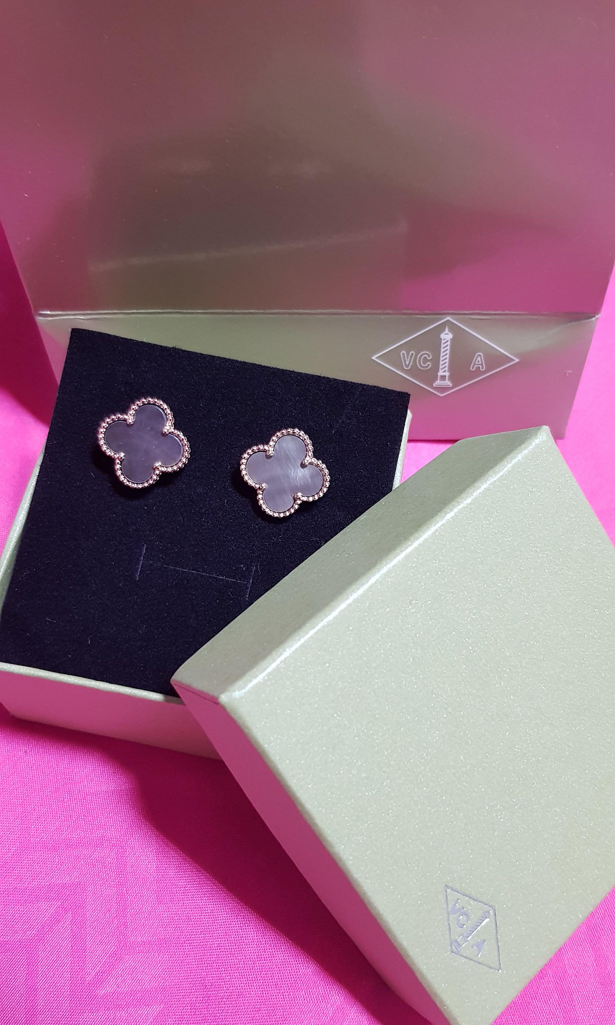 PO VCA Grey Mother Of Pearl Earring 