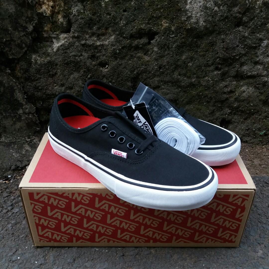 Vans Authentic Pro Canvas Black White Fesyen Pria Sepatu Di Carousell
