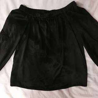 🖤Black satin/silk-like top