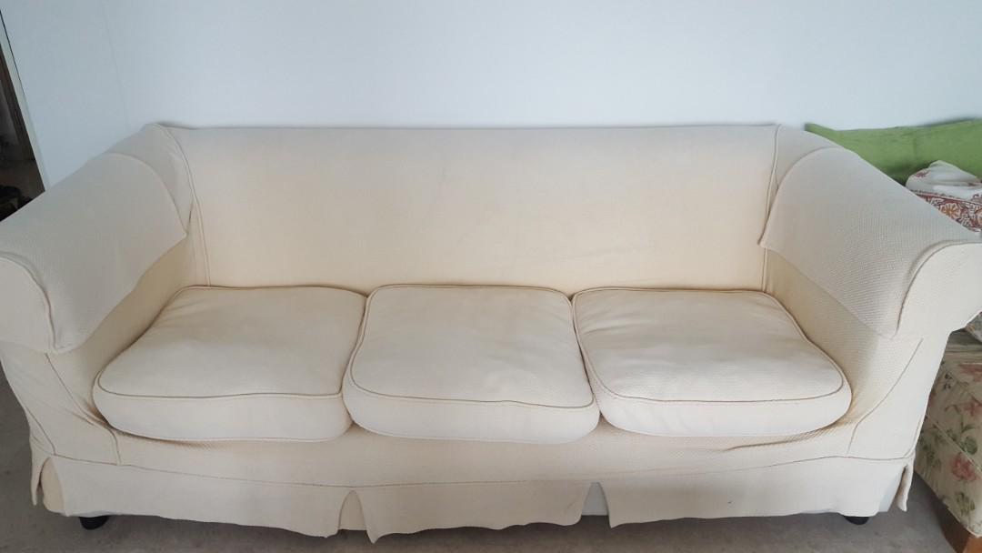 3 seater sofa 200 pick up only, Furniture & Home Living, Furniture