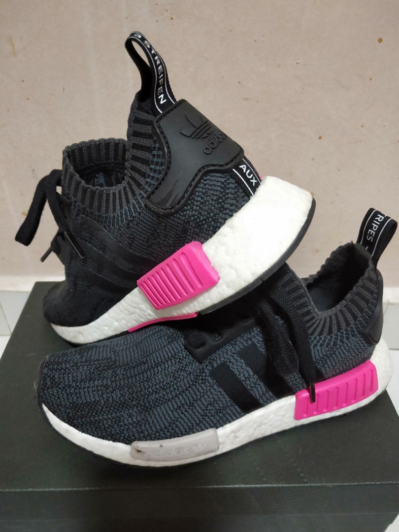 Adidas nmd r1 primeknit black shock pink hotsell
