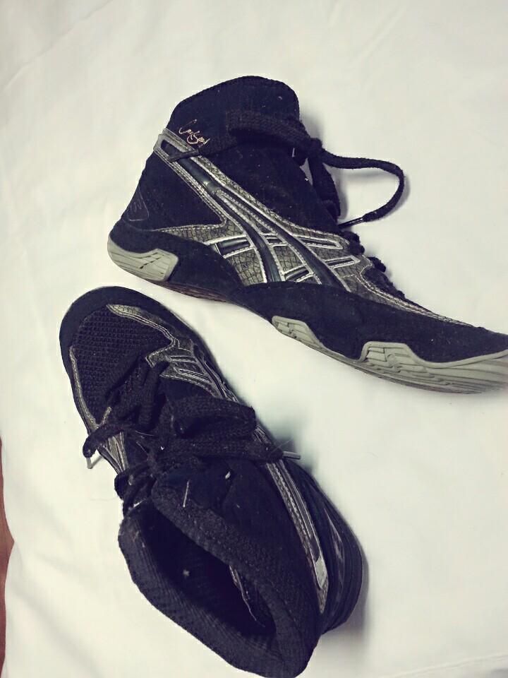 ASICS Boxing shoes for ladies Men s Fashion Activewear on Carousell